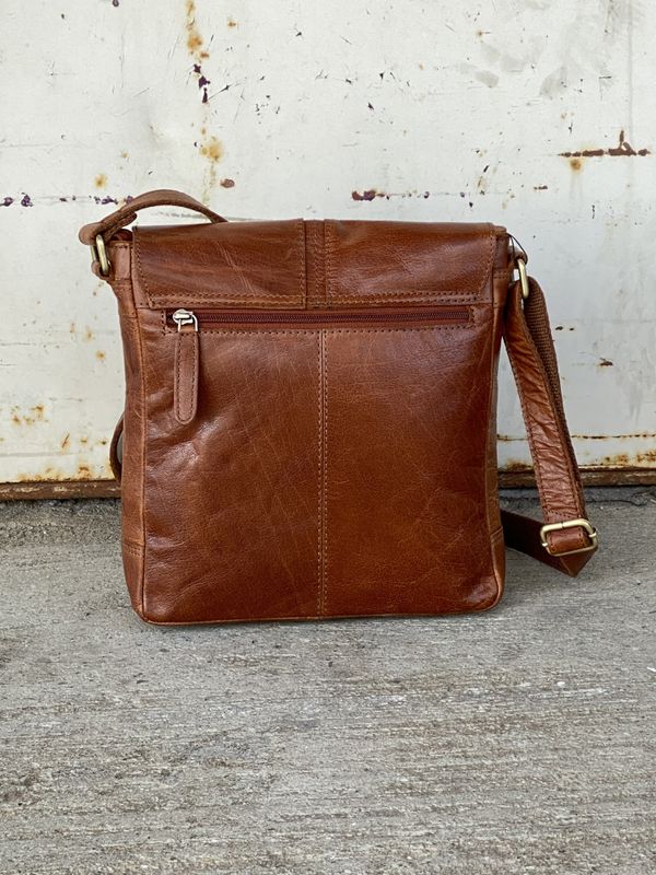 Springfield flapp/crossoverveske i skinn cognac
