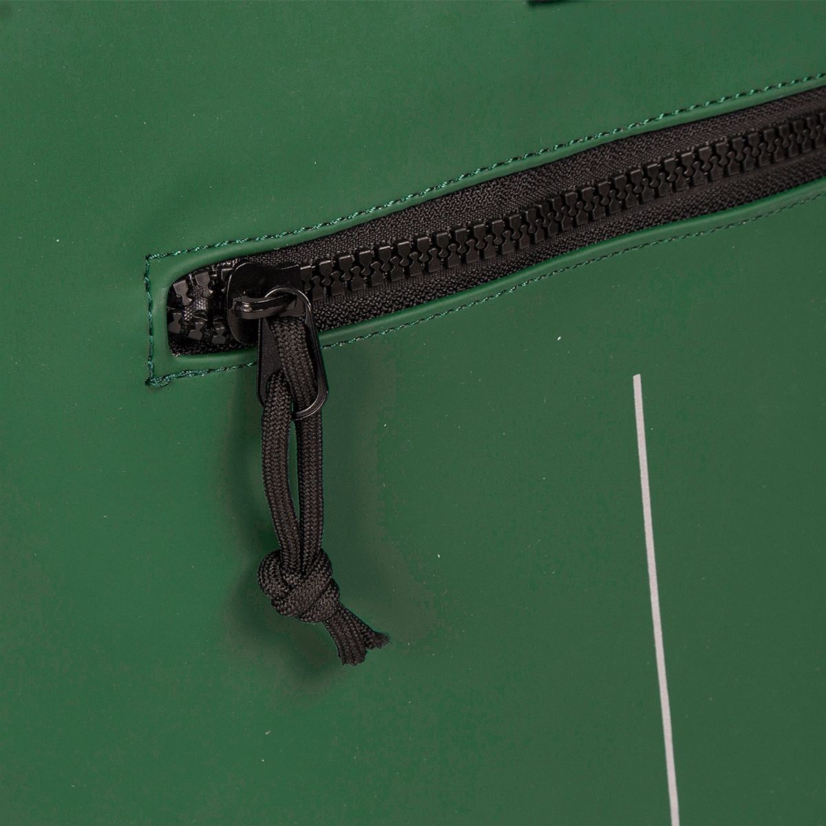 New Rebels Mart  New York Rolltop Backpack 21L Dark Green