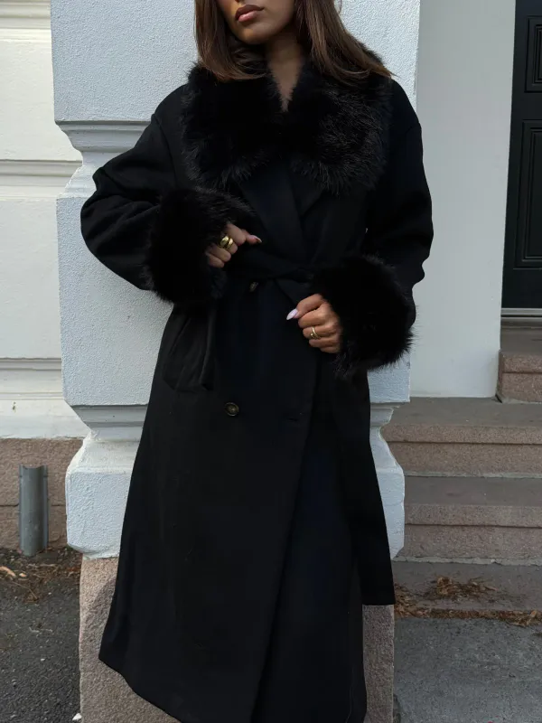 Clermonte Millie Ullkåpe i Black