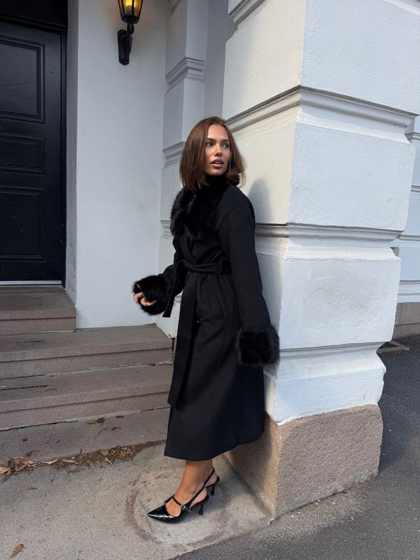 Clermonte Millie Ullkåpe i Black