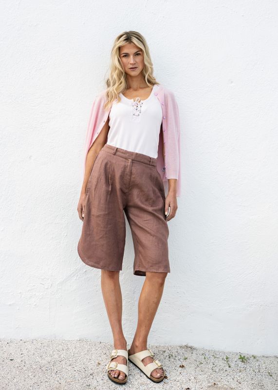 Close To My Heart London Bermuda Shorts 100% Lin i Earth
