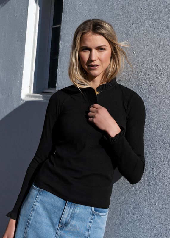 Close To My Heart Flory T-Shirt i Black