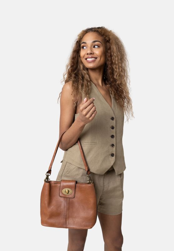 RE:Designed By Dixie Carola Small i Walnut