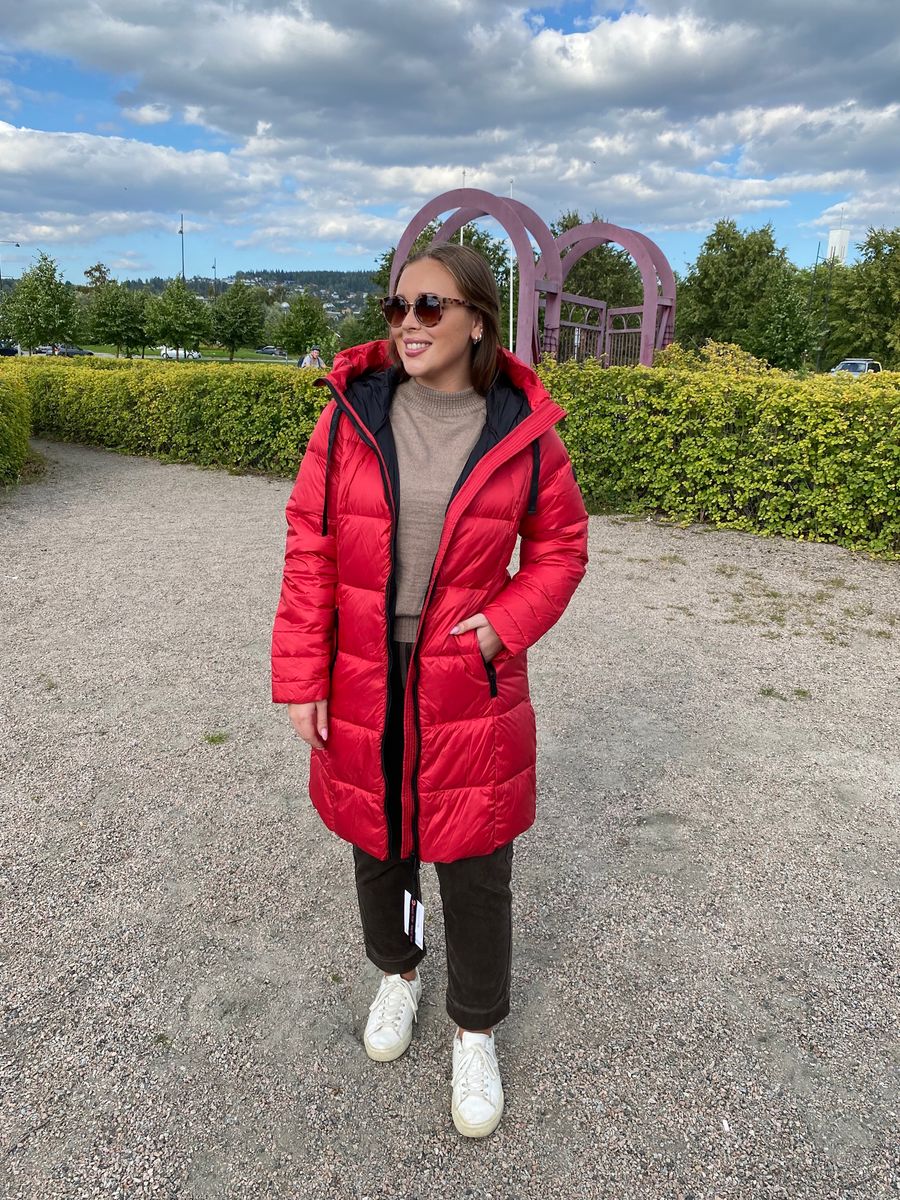 Normann lang dunjakke i Tomato Red/Black